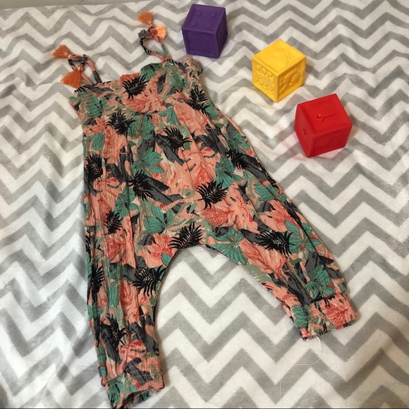 Jessica Simpson Other - Jessica Simpson little girls 18m tropical Romper